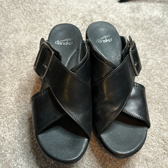 Dansko Buckle Cross Strap Black Leather Wedge Platform Sandal EU 36 US 6.5 - 7 - Picture 1 of 10
